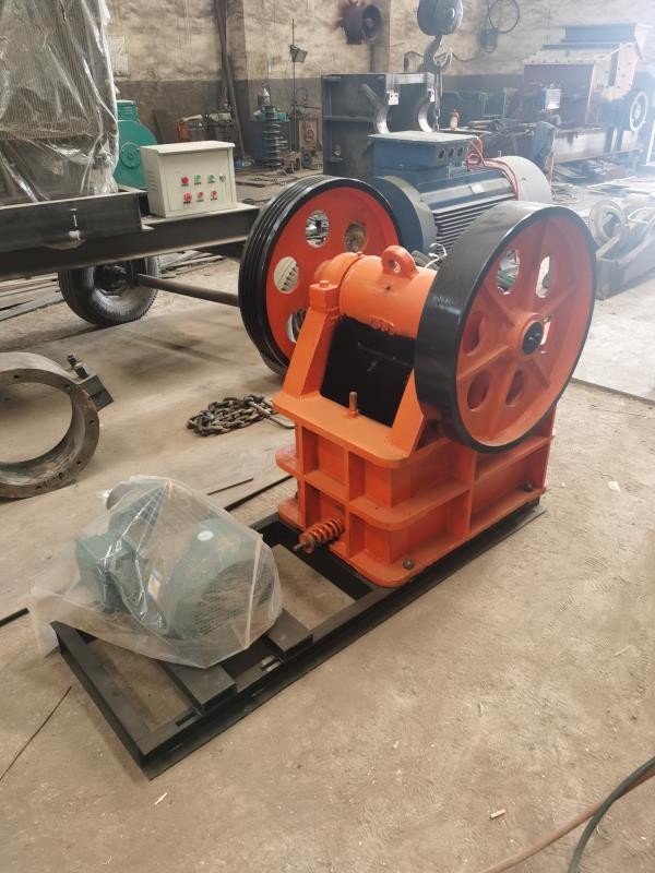 PE 250*400 Mini Stone Crusher Machine Diesel Engine Motor Driven