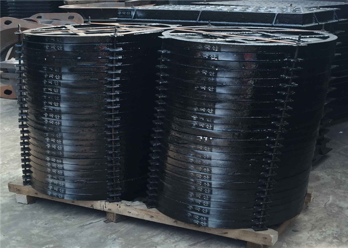 Municipal Roads Round Inspection Cover , Concrete Steel Manhole Cover