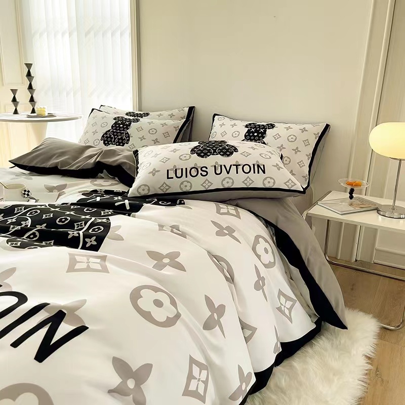White Bear Bed Sheet Bedding Set for Hotel Baby Home Made of 100% Polyester Fabric