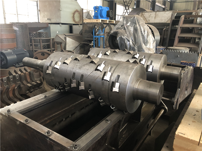 Single Shaft Waste Plastic Lumps Shredder Machine 200kg/H Granulator