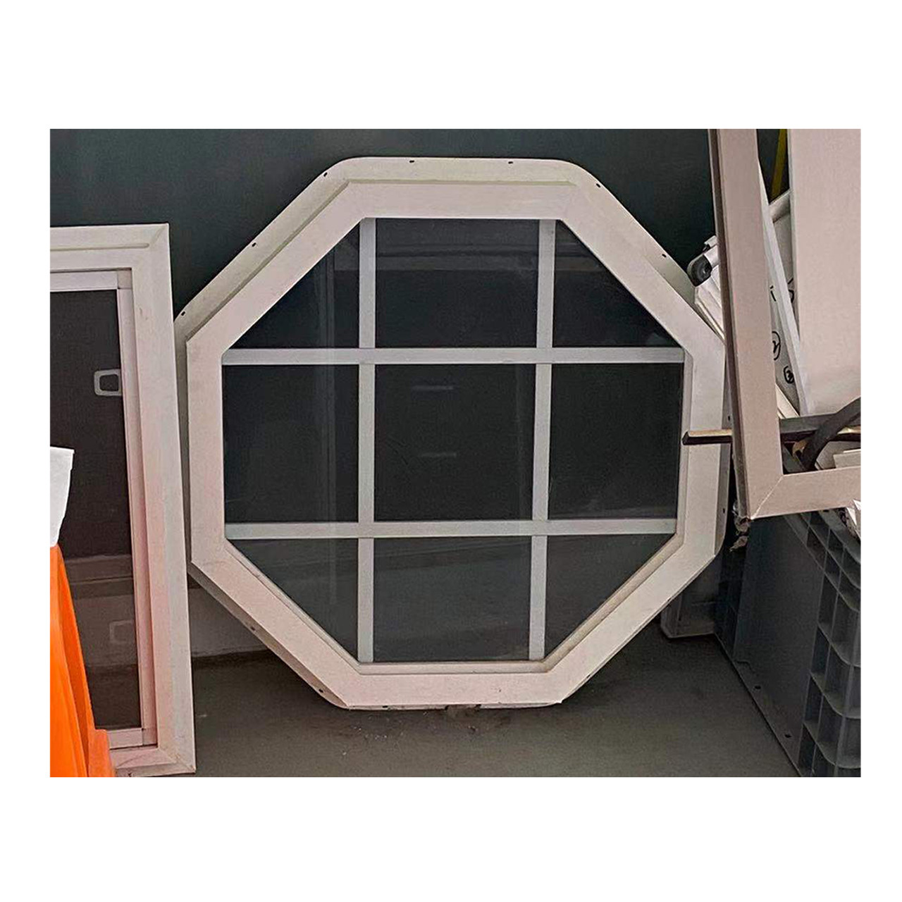 Commercial Hurricane Fixed Glass Window 24 Inch Octagon
