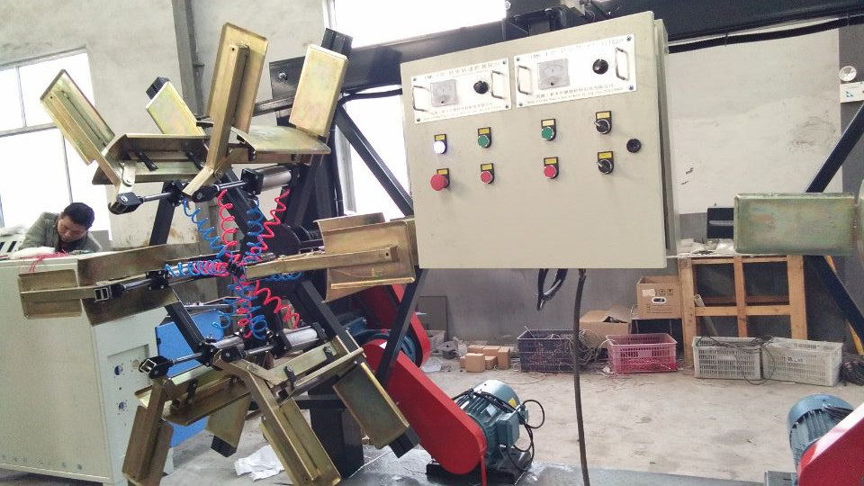 PP PE Water Supply Water Drainage PP PE Pipe Extrusion Machine , Three Extruder PE Pipe Making Machine