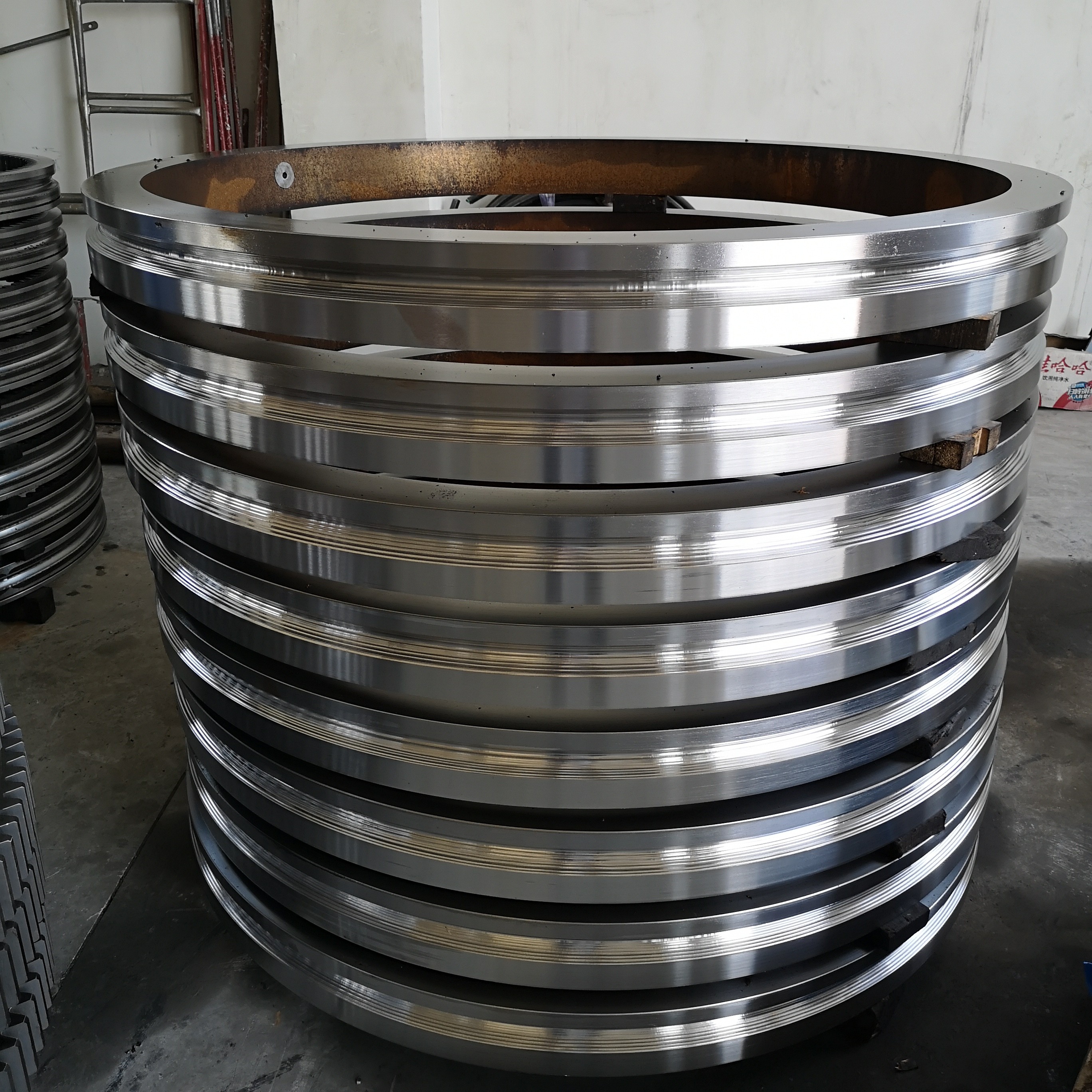 HD307 excavator swing bearing slewing ring bearing (811*584*84mm)for Kato HD307 excavator
