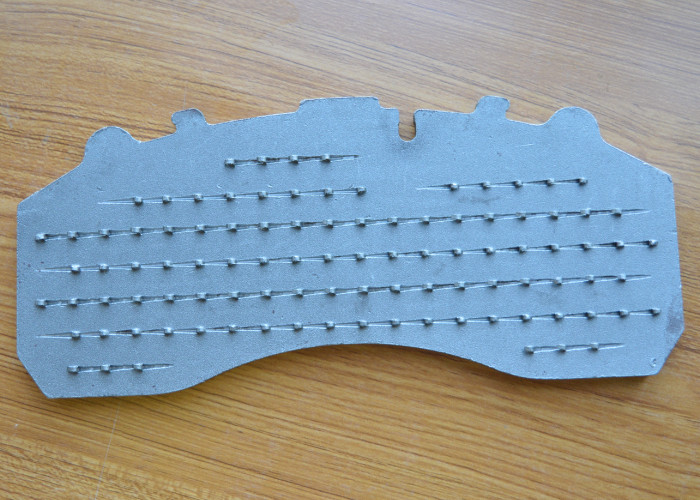 Low Metallic Commercial Vehicle Brake Pads Customized For Bus And Truck