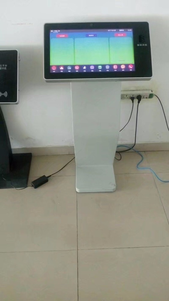 Smart HD 32" Inch LCD self-service interactive kiosk touchscreen with Android and Win10/11 OS PC OEM/ODM