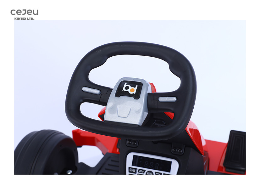3KM/HR Kids Go Karts Two Motor 12 Volt Go Kart 16.5KG Safe Driving