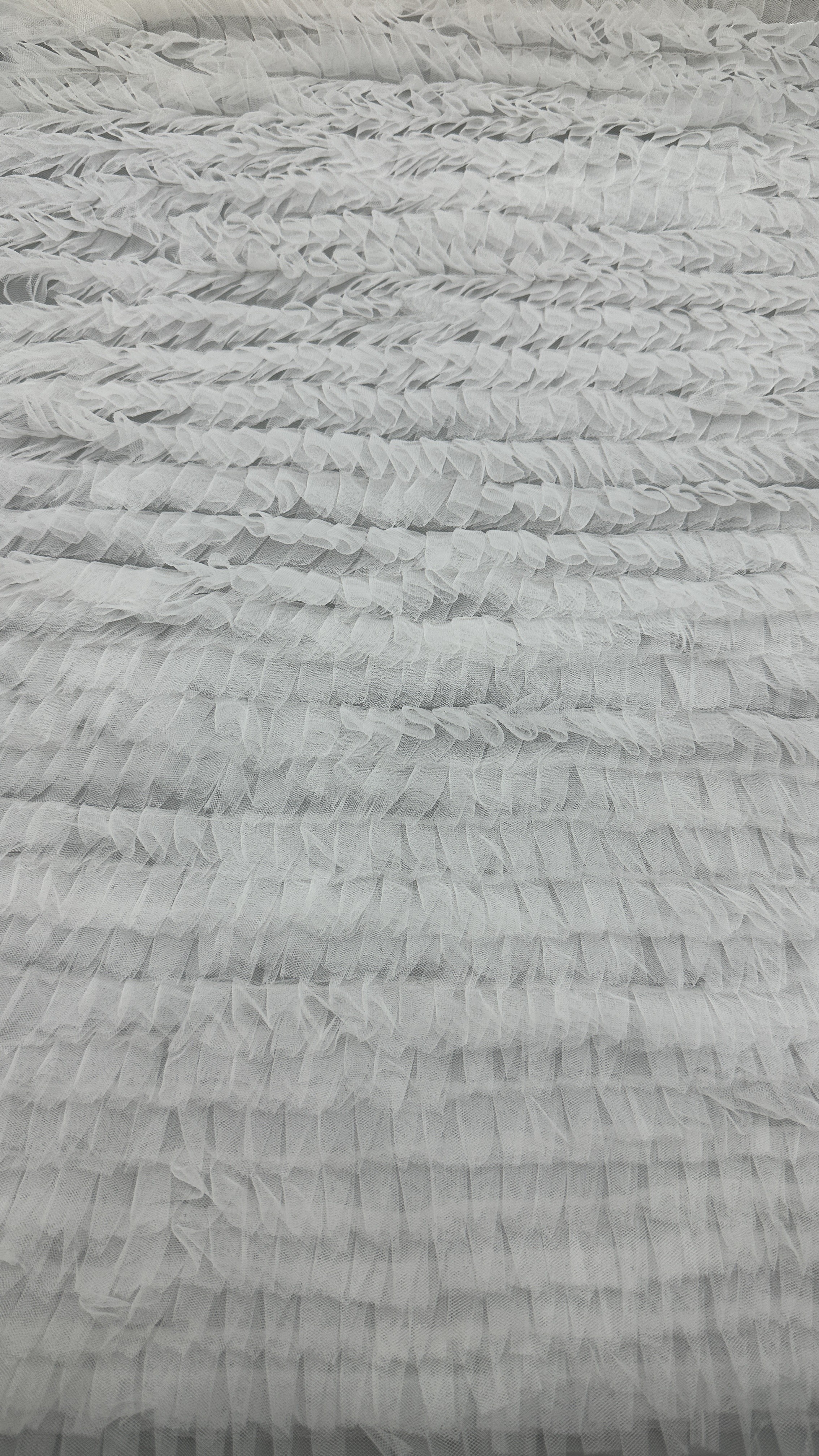 New Collection Luxary Elegant and Durable Mesh wrinkle Lace Fabric for Wedding and Birthday Occasions