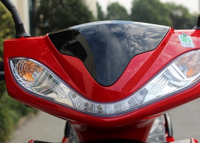 Red Plastic Body Gas Motor Scooter , Gas Powered Mopeds For Adults 80km/h Max Speed