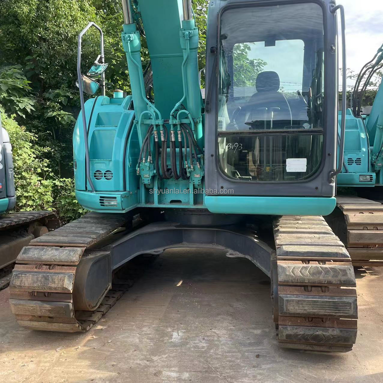 12 ton Kobelco SK125SR Excavator with Precision Transformers and Hydraulic Systems
