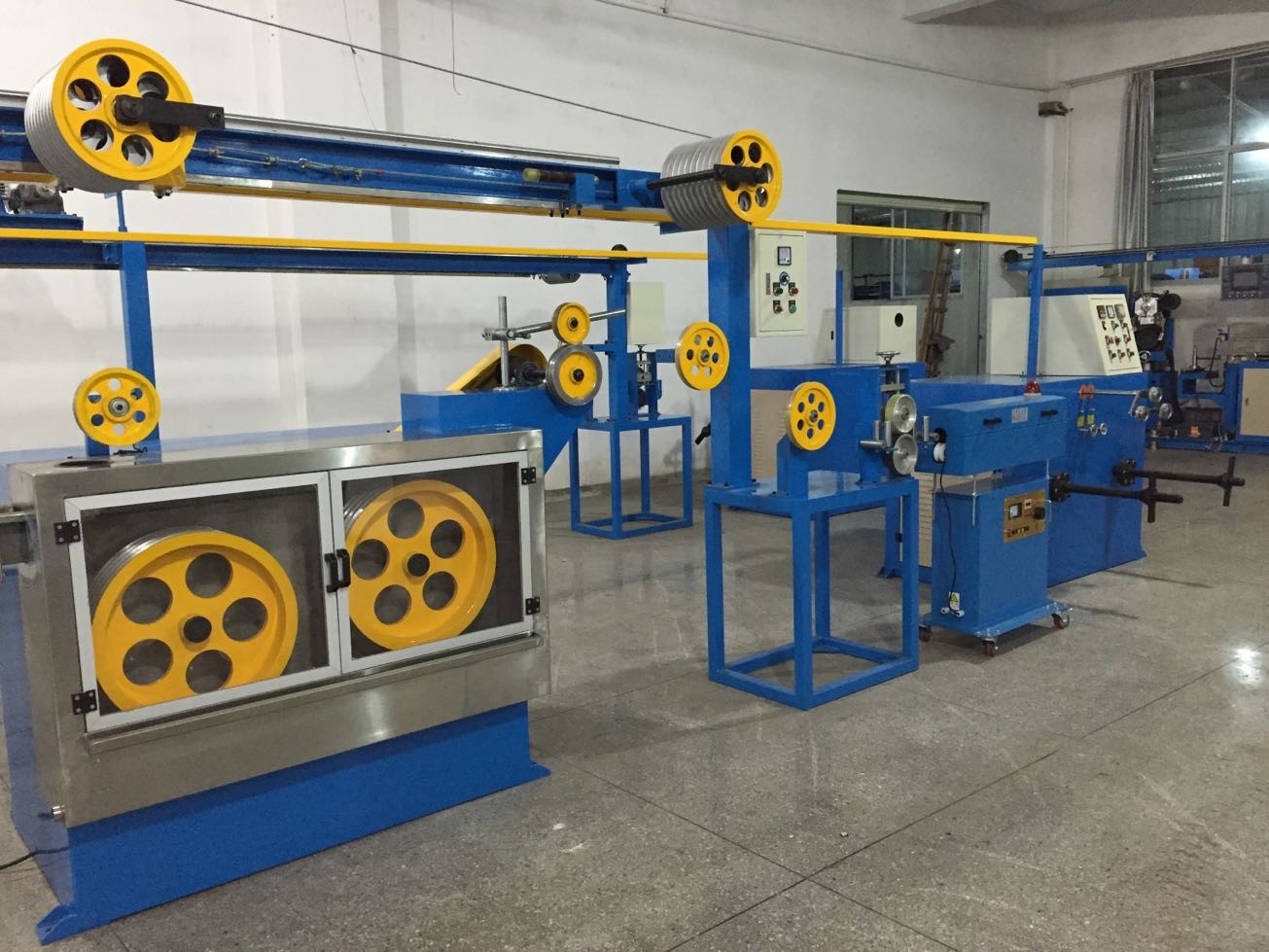 High Speed PVC Plastic Wire Extruder , 140kg/h Cable Manufacturing Machine