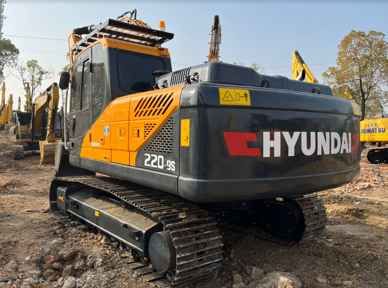 Hyundai 220-9s Korea Brand 800 hours Used Excavators 22000KG Secondhand Crawler Earth Moving Machine