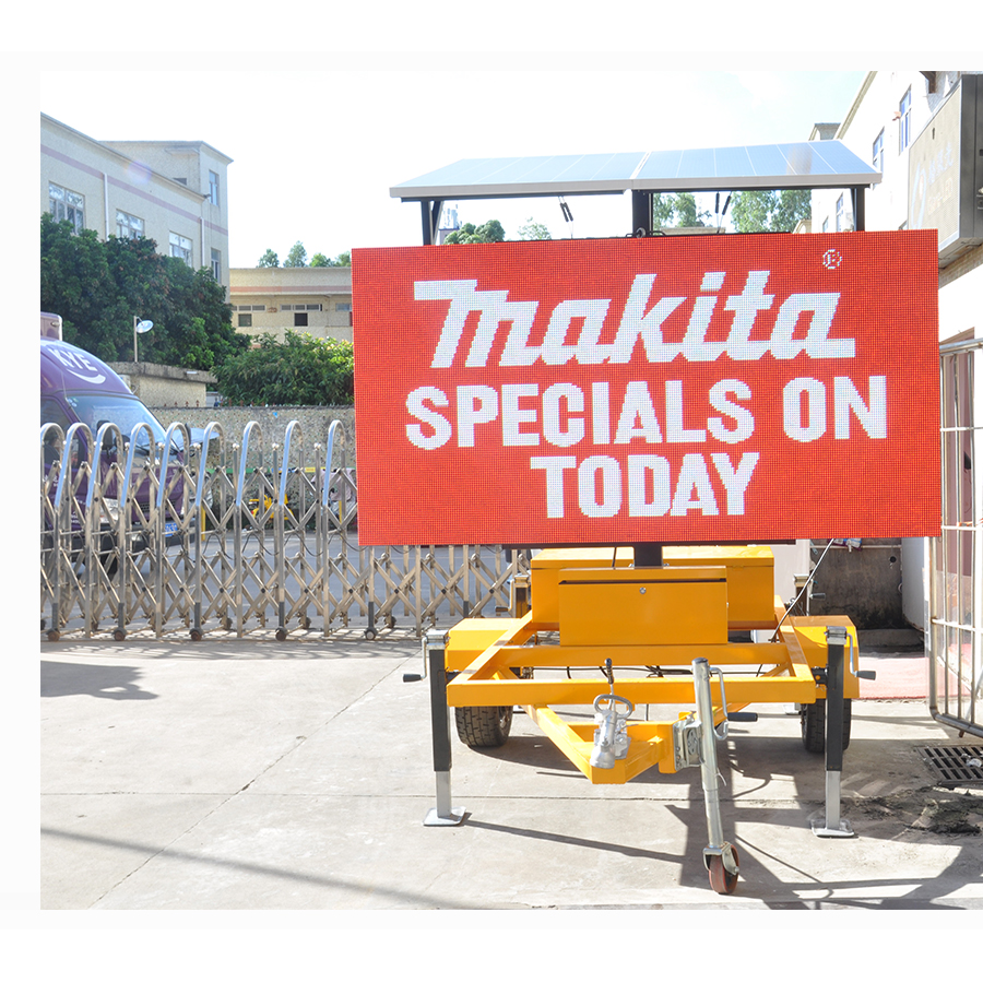 Trailer Mounted Solar Traffic Vms Sign Board Guiding Communication TCP/IP Mobile Angle 70°
