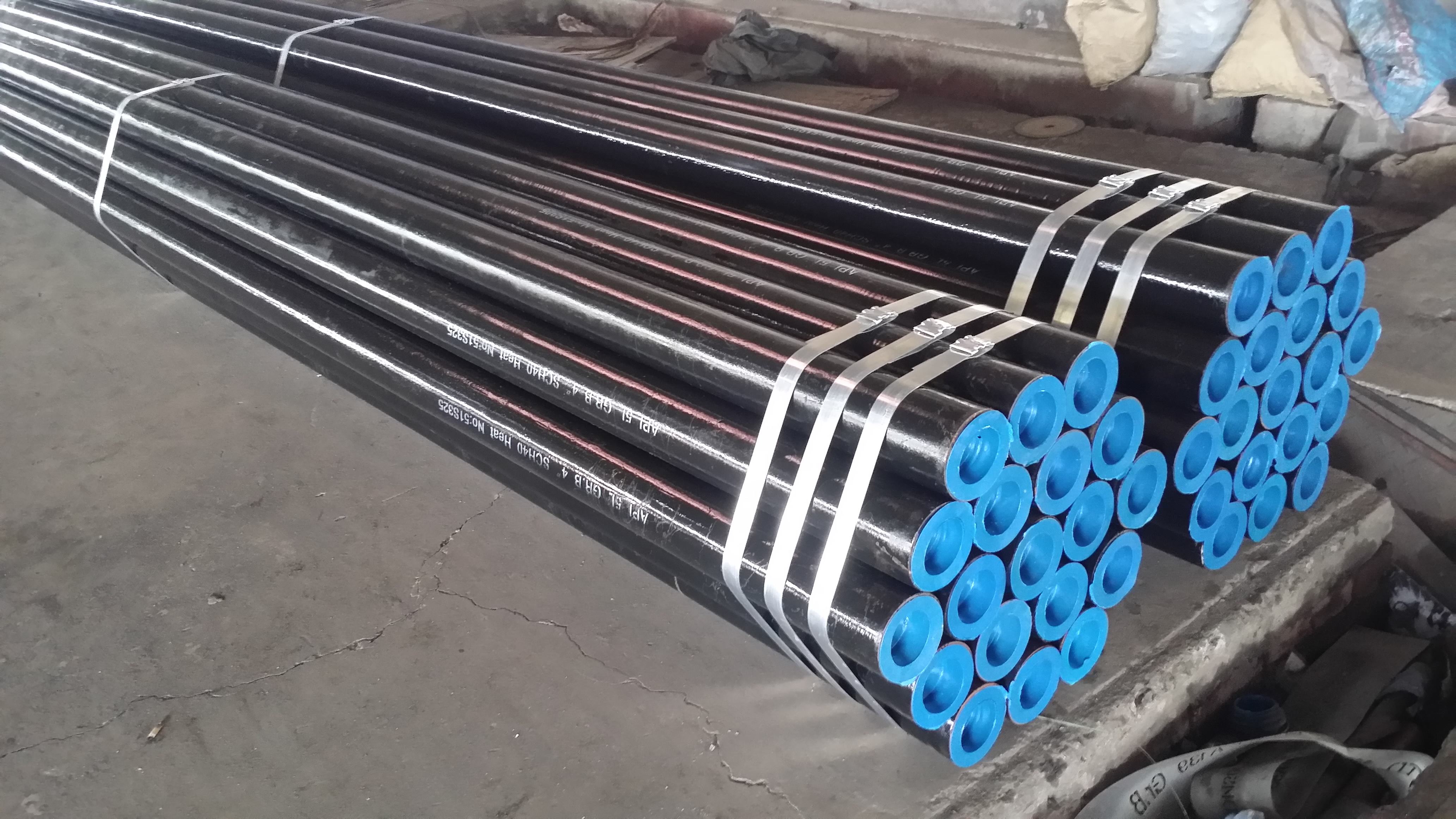 Welded ISO9001 Carbon Steel Pipes Nonoiled Thickness 0.25mm Punching