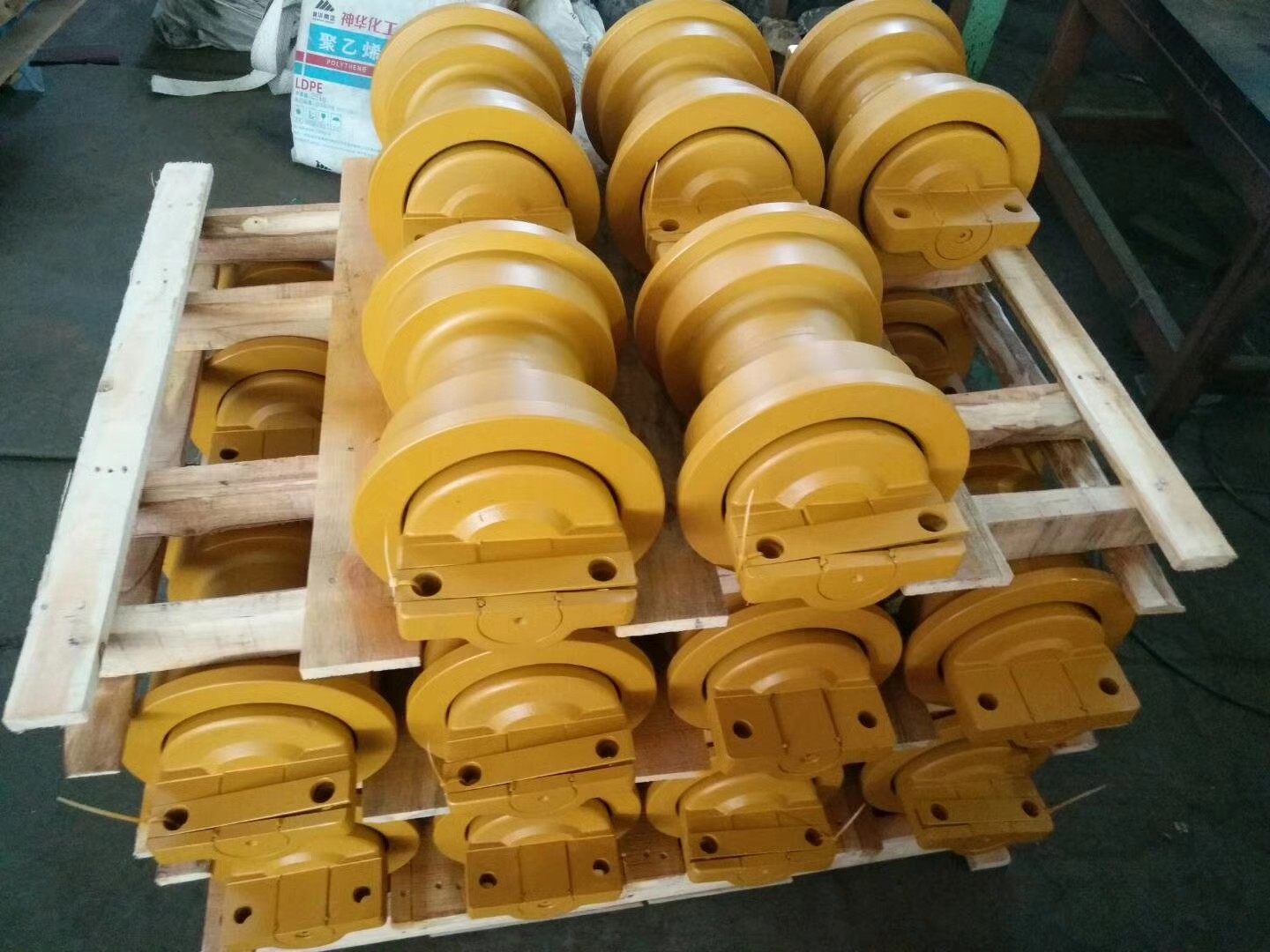 PC200-8 Track Roller Excavator Undercarriage Parts Komatsu Replacement Parts