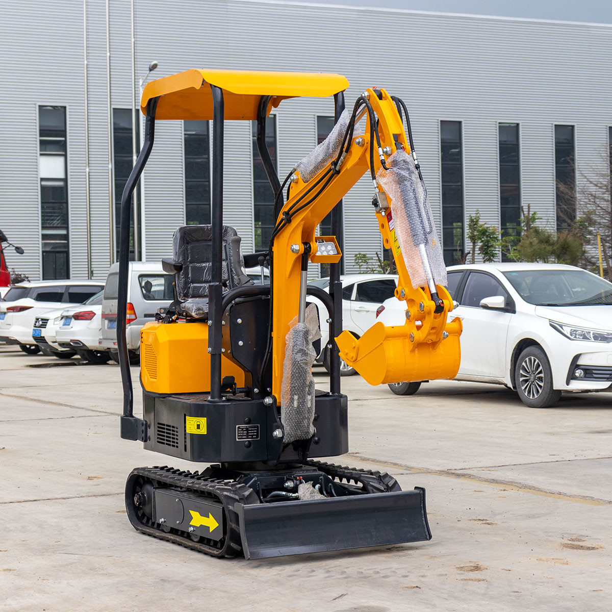 1Ton Four Legged Shed Mini Crawler Excavator Low Consumption