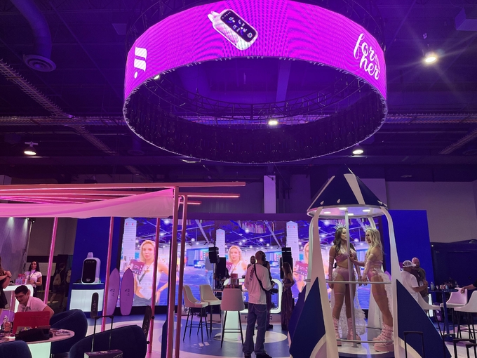 Super Thin Indoor Full Color LED Display High Resolution 2.98mmm MD Series Screen