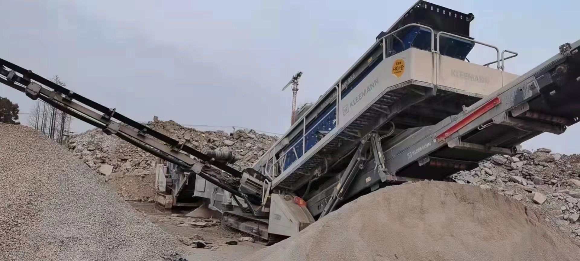 330t/H Used Mobile Crusher 200 TPH MR110ZI EVO2 Mobile Vibrating Screen Made In Germany