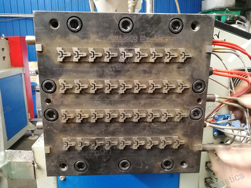 PA66 Heat Insulation Strip Plastic Moulding Dies Extrusion Tools