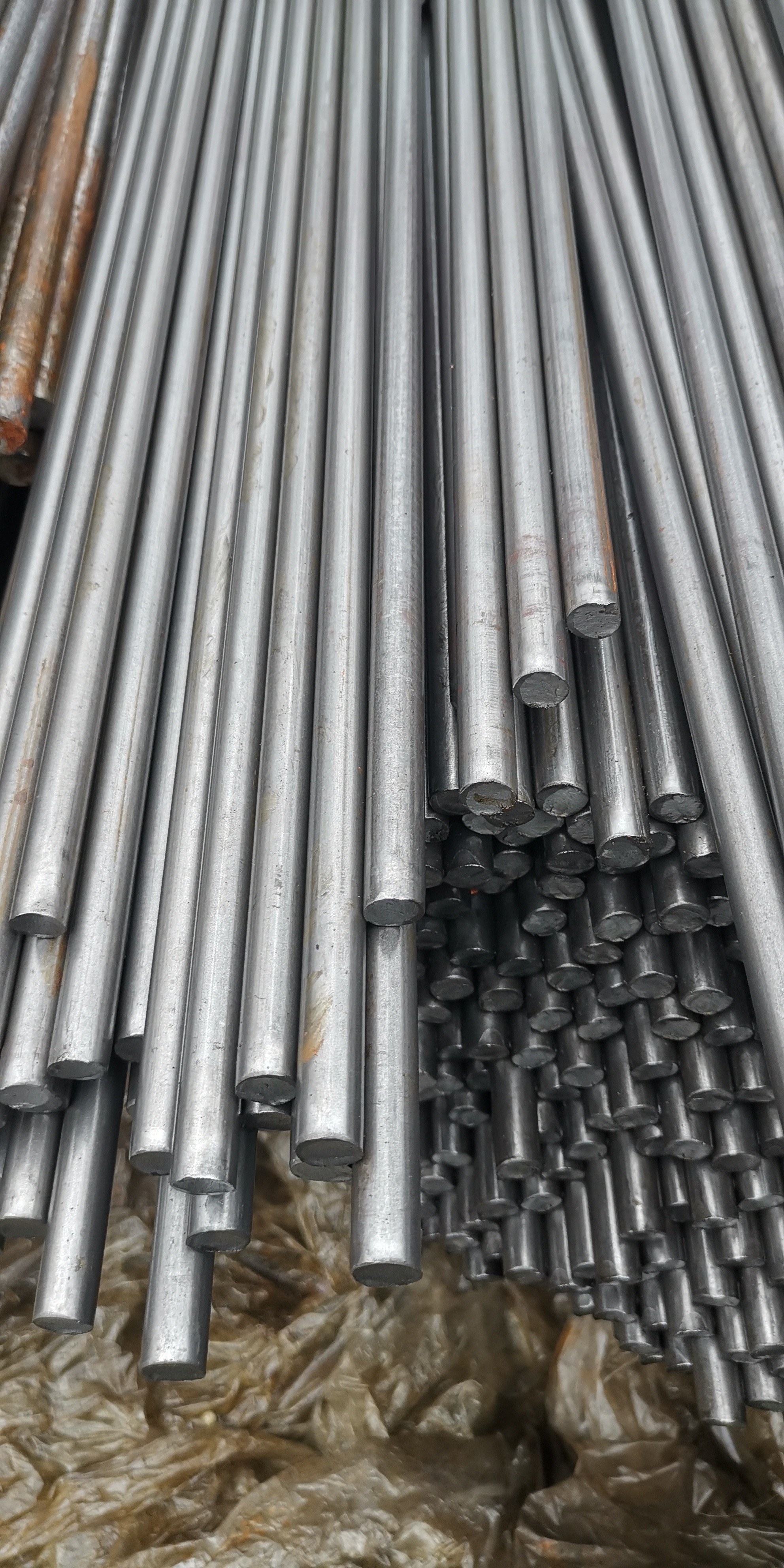 40Cr SAE5140 Q+T 16mm*2500mm Dia Cold Drawn Round Bars Bright Surface Alloy Steel Bar