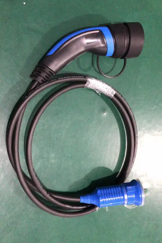 ABS PC Material Portable EV Charger External Discharge Gun IEC Standard