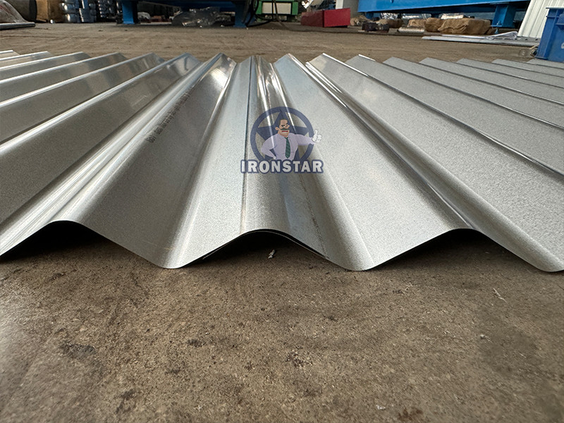 762mm 0.12-0.4mm corrugated roll forming machine in Indonesia Raw material: GI (Galvanized Steel ) material G550