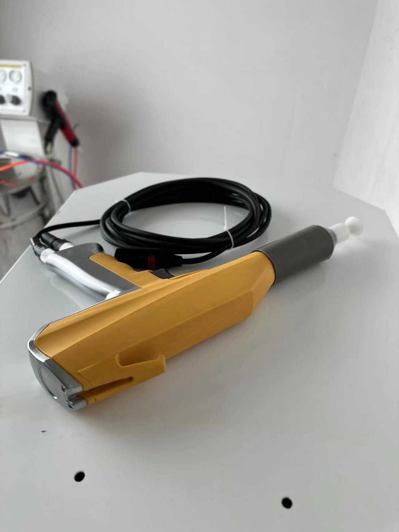 Vacuum Portable Powder Coating Gun High Efficiency Electrostatic Powder Spray Gun