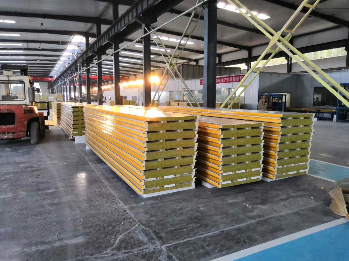 Fire Resistance Steel Structure Workshop With Grey Or Blue Color Steel Claddings