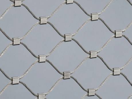 There is wire rope mesh with ferrules.