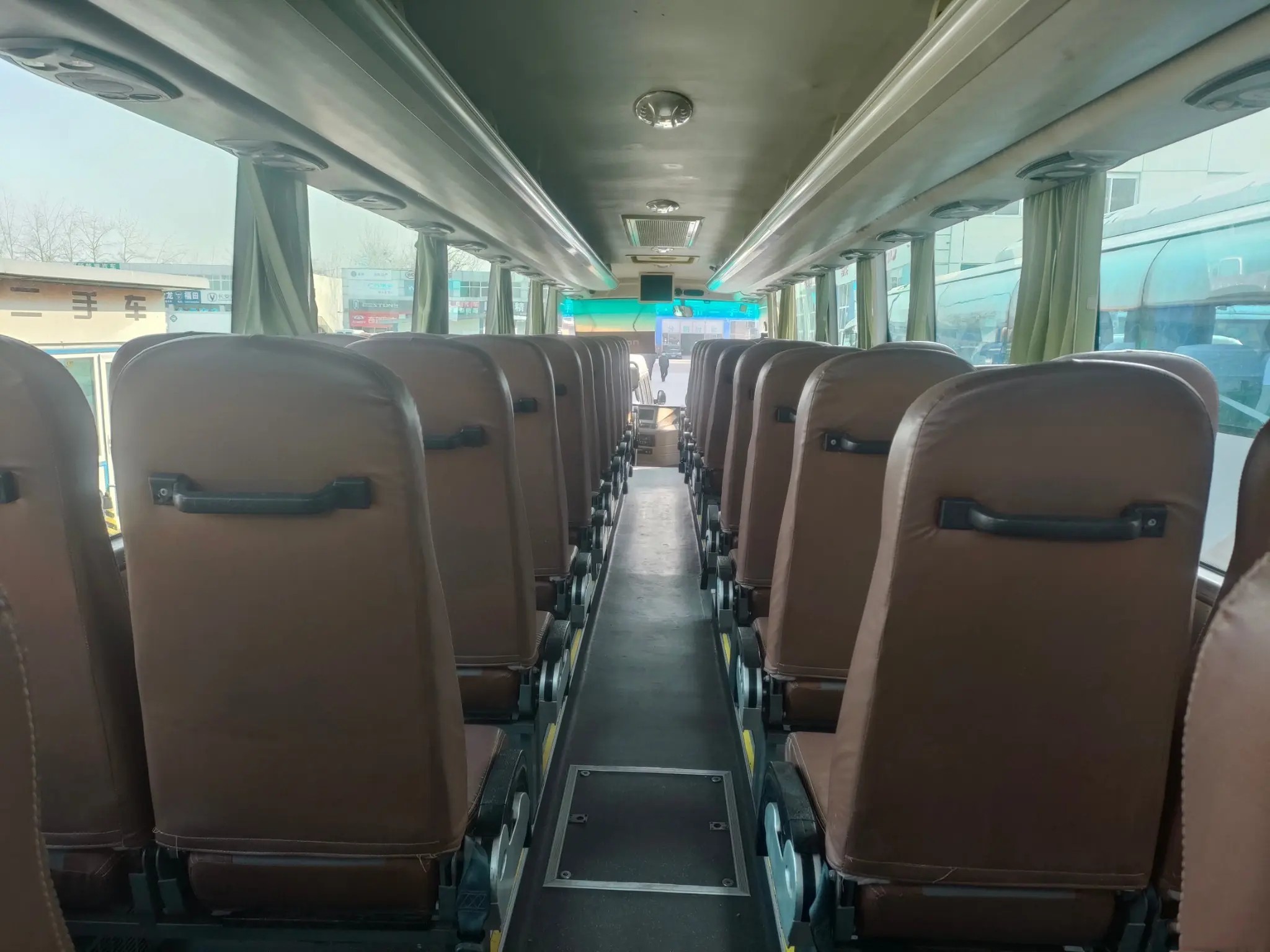 Used Luxury Bus Middle Door 53 Seats Second Hand Foton Bus BJ6120 Sealing Window Weichai Engine