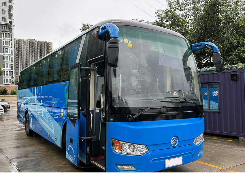Golden Dragon Used Coach Bus 53 Seats Euro 4 LHD Diesel Fuel