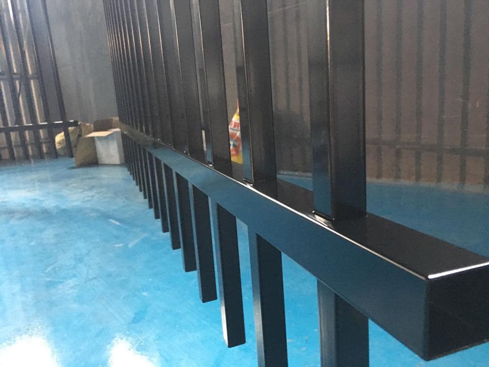 Chinese best quailty powder coating black garrison fence