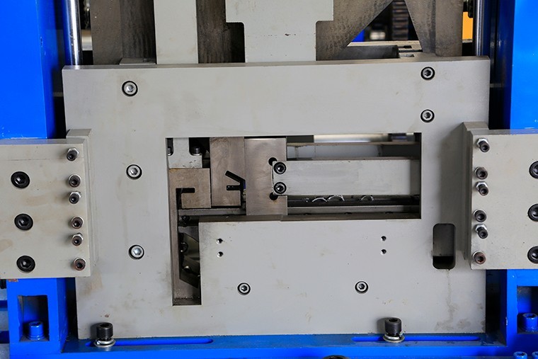 Quick Change Type CZ80-300 CZ Purlin Steel Frame Roll Forming Machine