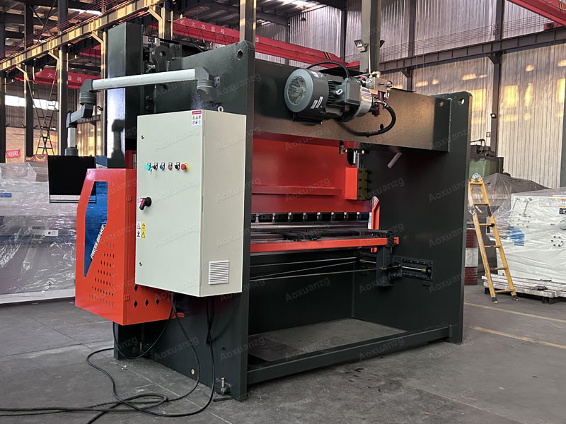 160Tons 3200mm Width Hydraulic Metal Bending Machine CNC DA58T Press Brake 4+1 Axis