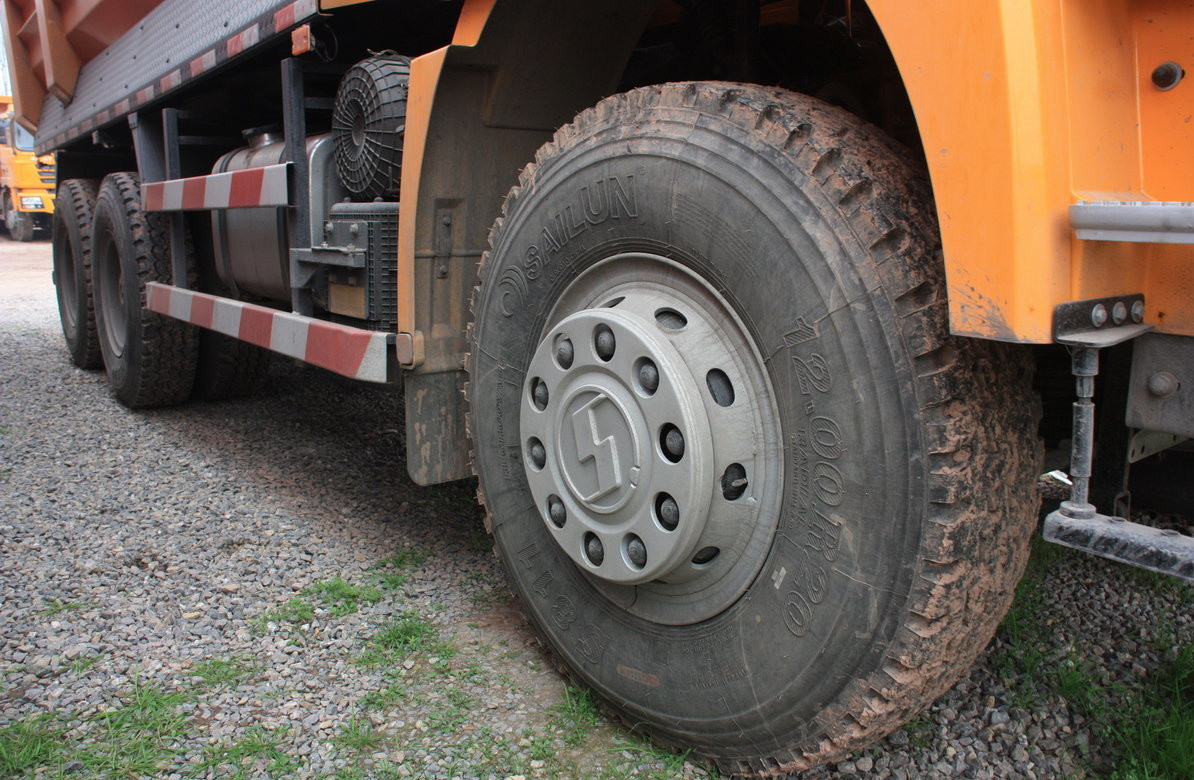 Dump Truck 6*4 Shacman F3000 Eruo 3 310hp Weichai U-Shaped Box Loading 30 Tons LHD＆RHD
