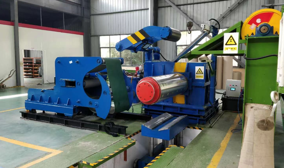 Hydraulic decoiler for metal slitting line