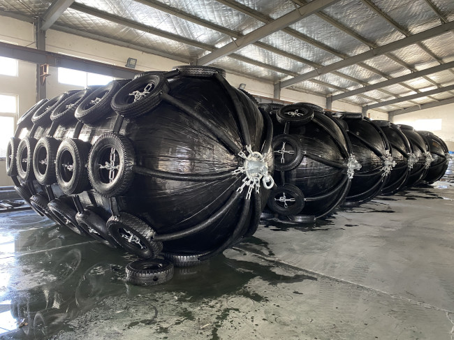 Ship Docking Inflatable Rubber Fender Pneumatic Chain Net Aircraft Tyre Fender