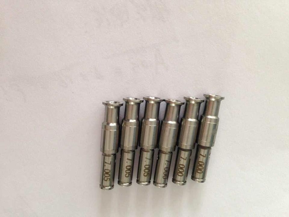 Hino Excavator W06E / W06D / YE77 Diesel Pump Nozzle For Injection 105015-5640