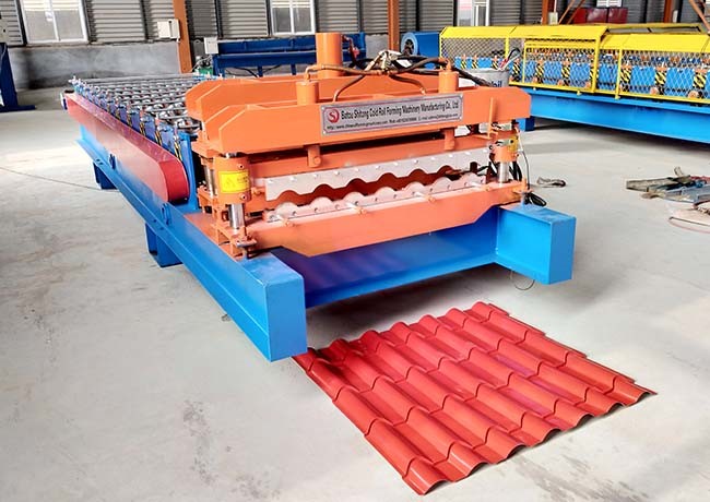 Half Round Roof Tile Making Machine , Full Automatic Glazed Tile Forming Machine