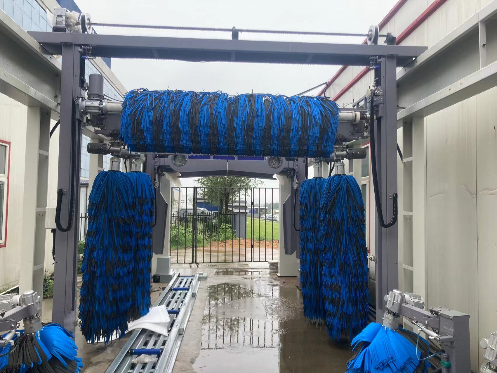 American Tunnel Car Wash Equipment for North/Latin/South America and Customizable Logo Accepted