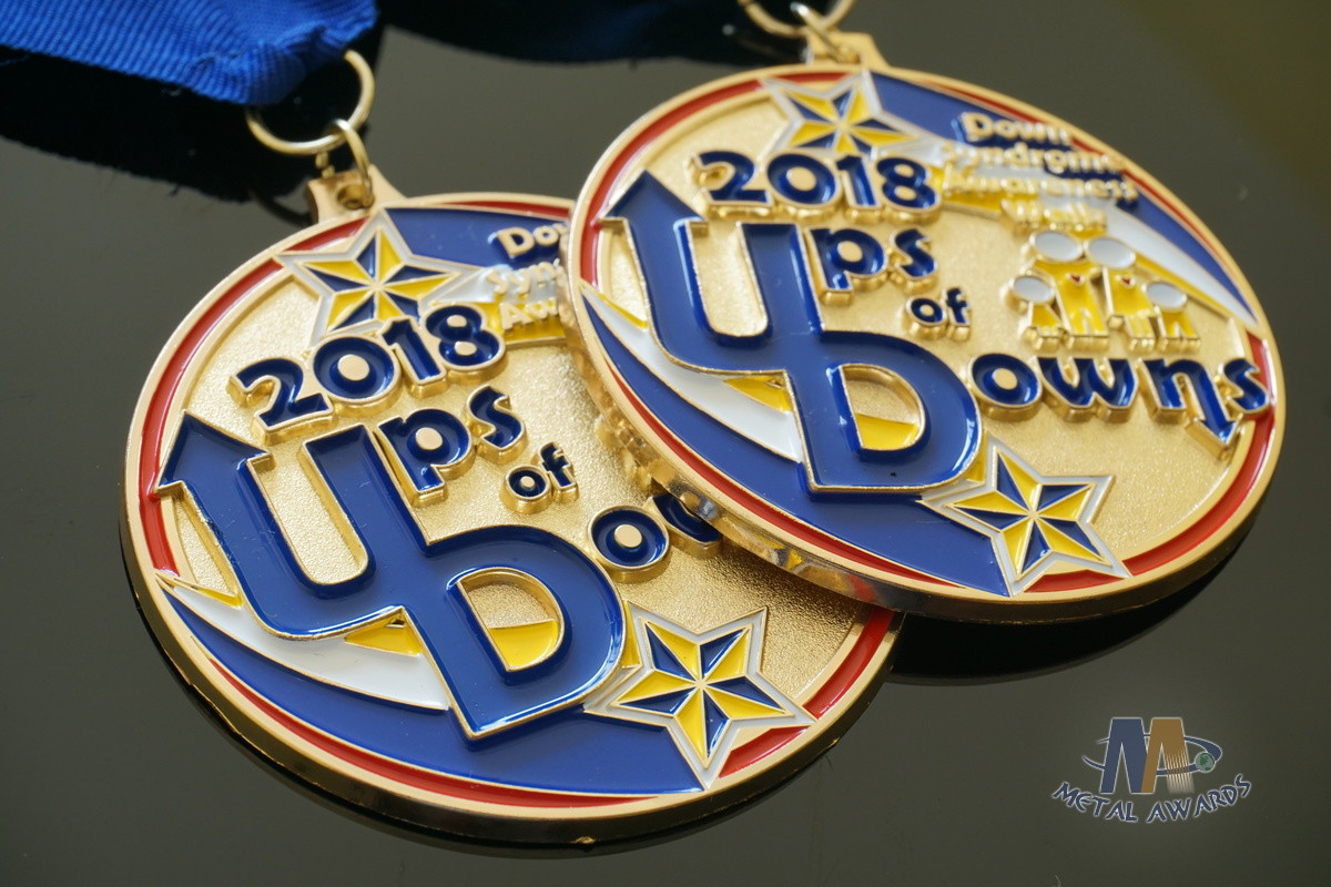 Potter Running Metal Award Medals With Smooth Or Sandblasted Back Customized Shape