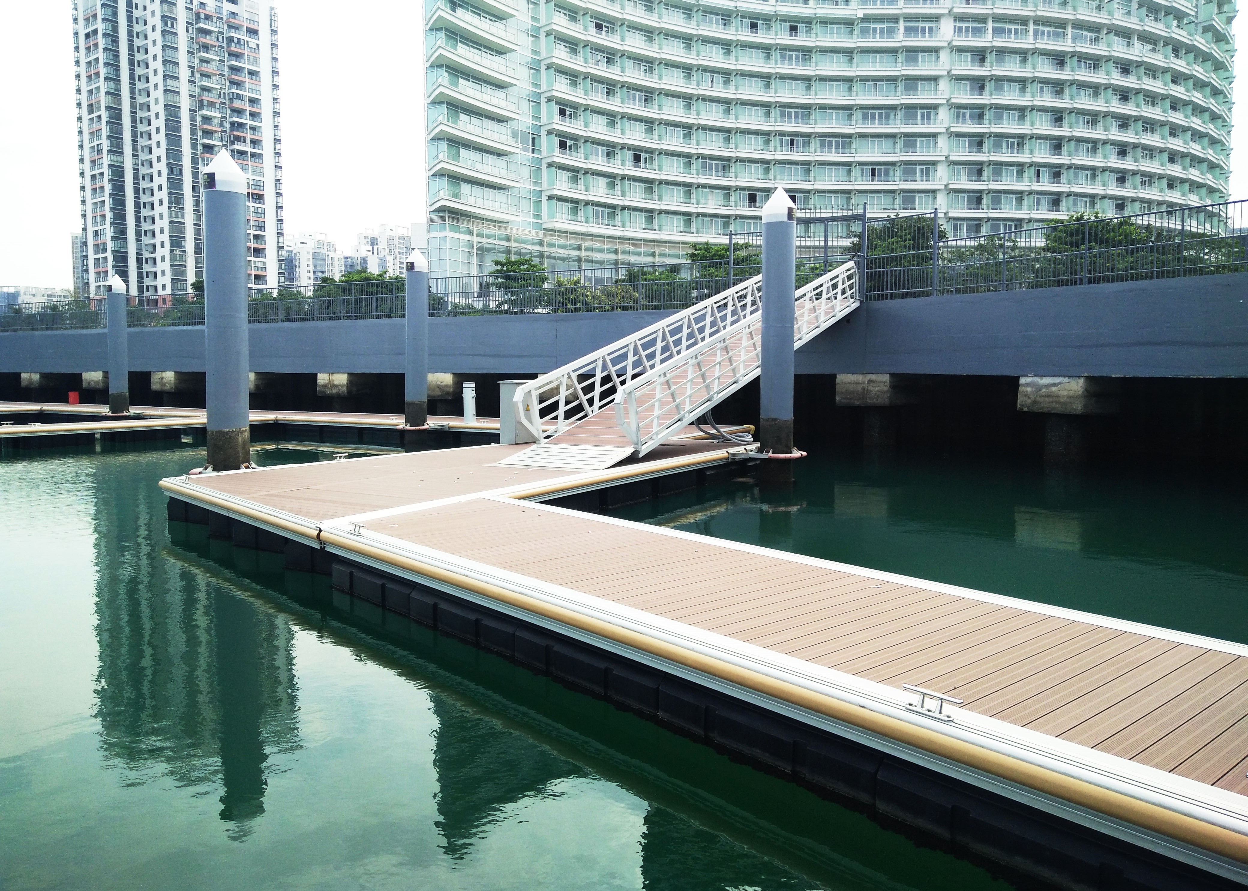 Durable Aluminum Dock Gangway , Aluminum Boat Dock Ramps With Roller