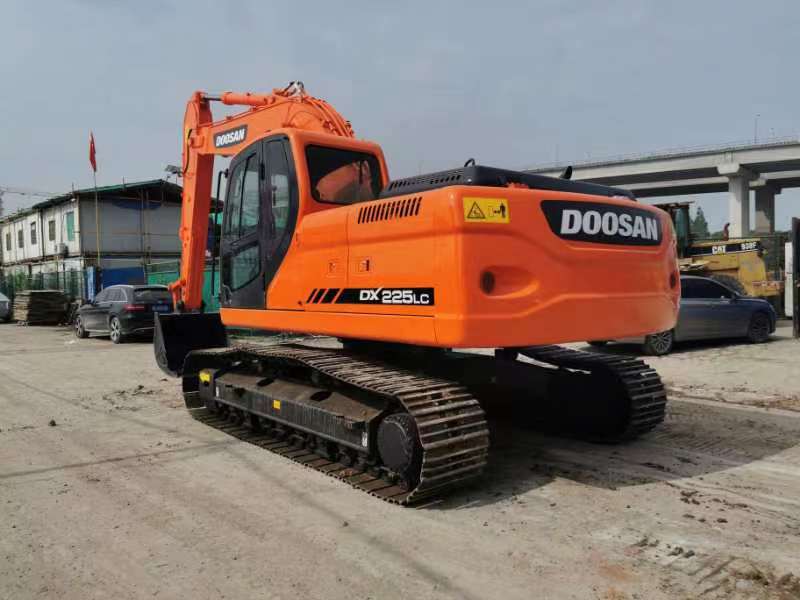 Low Working Hours Guaranteed Doosan DX225 DX225LC Crawler Excavator with 115KW Engine