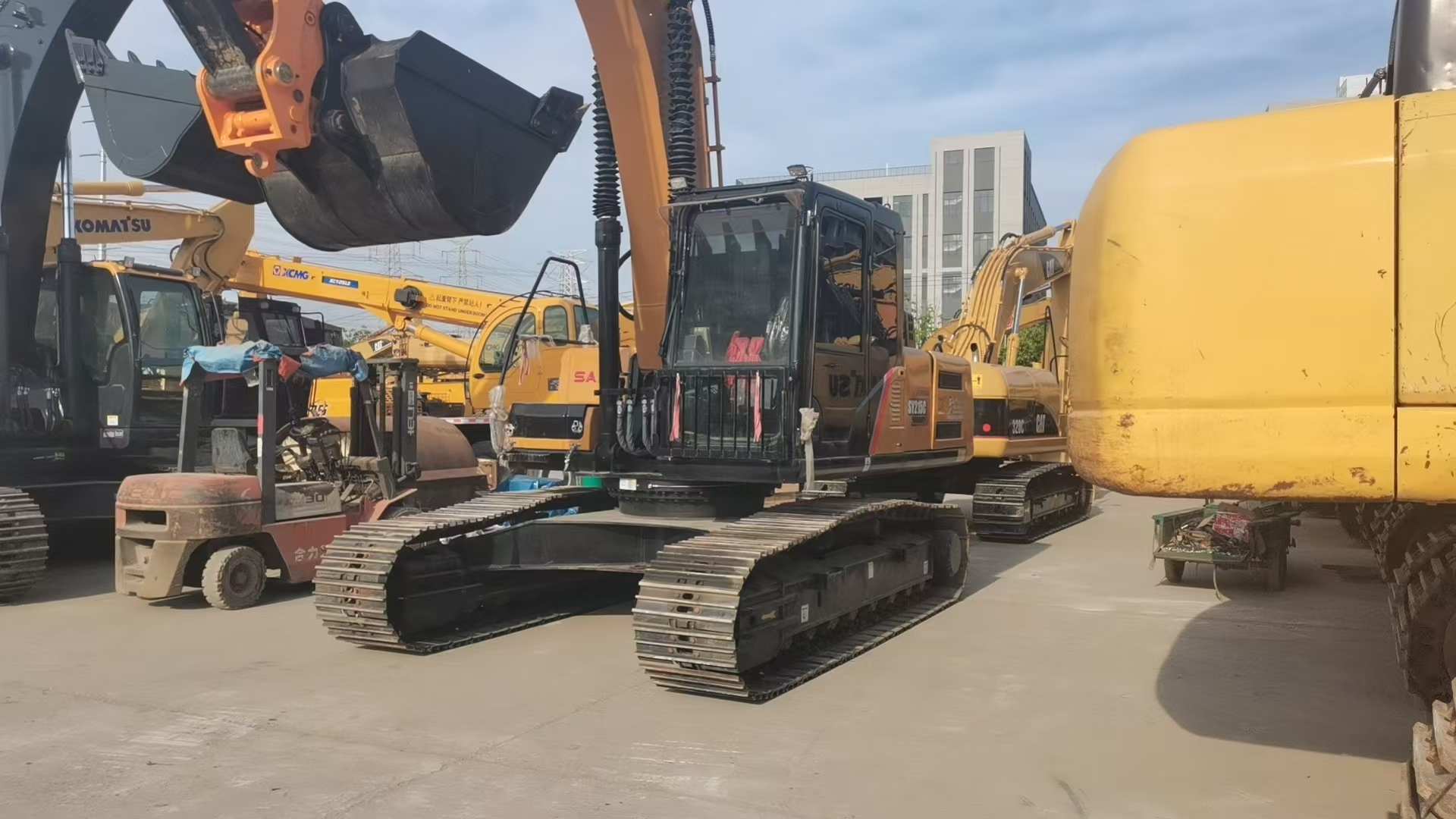 Used SANY SY215C Crawler Excavator High-Performance Max Torque 2050Rpm