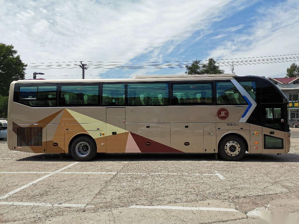 Used Zhongtong Bus LCK6119 50 Seats 2019 Big Capacity Compartment Euro V 336kw Aiebag Chassis