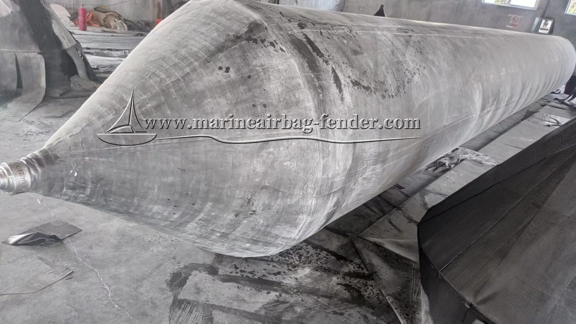 1.5m Diameter Vessel Ship Launching Airbag , Inflatable Marine Rubber Balloon