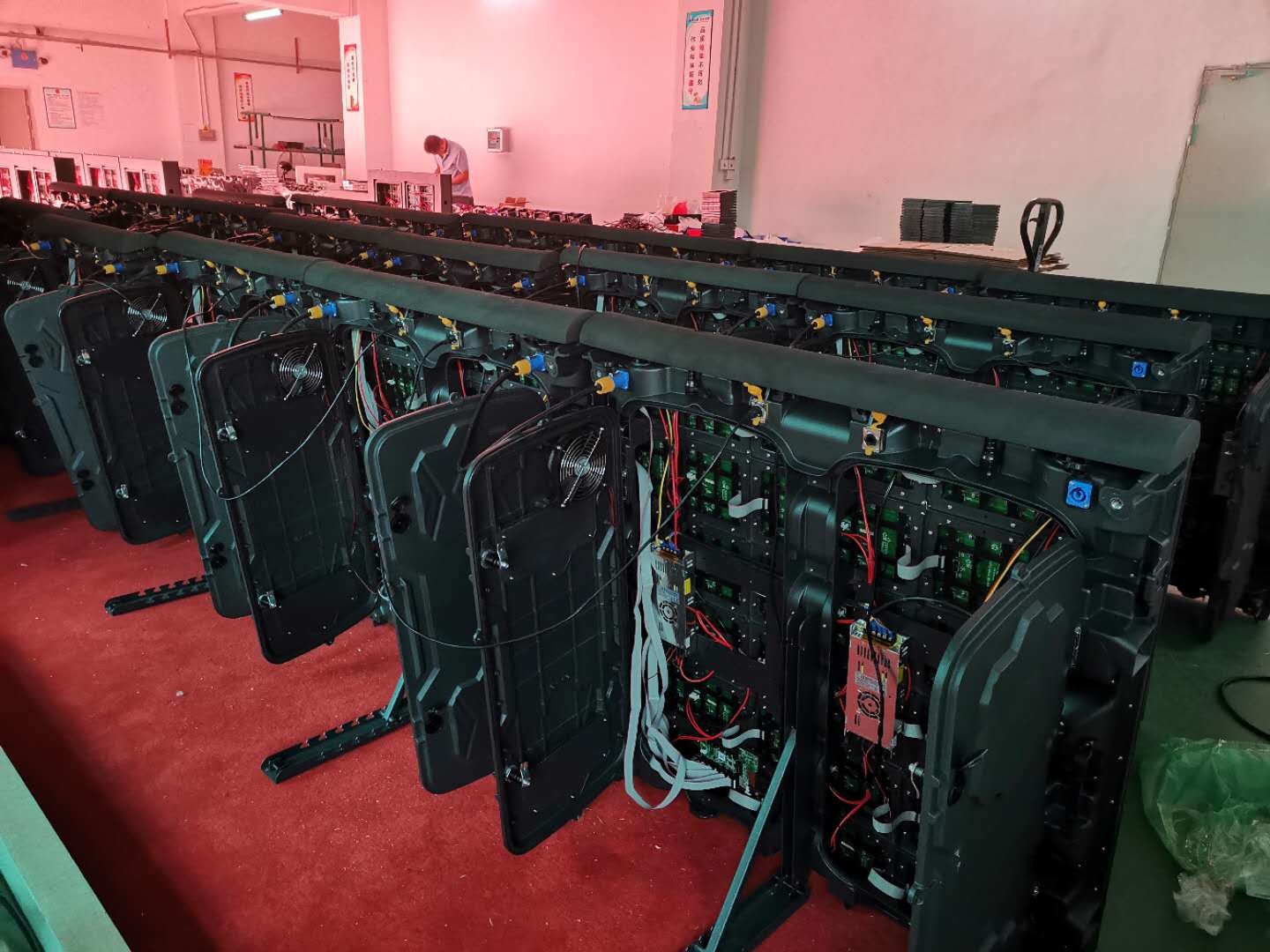 Soccer Field Peripheral Display 960x960mm cabinet Led Video Screen Rental Waterproof IP65 SMD 1R1G1B