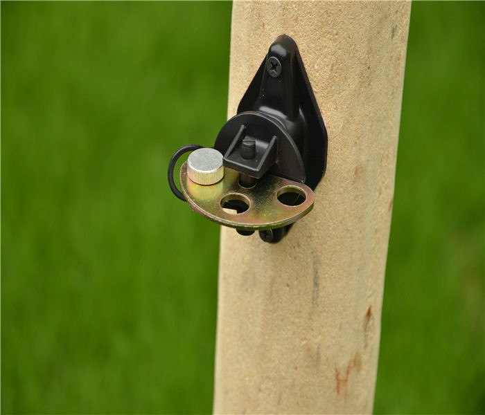 Galvanized Steel 3 Way Post Pinlock Electric Fence Insulator With Three 14mm Hole