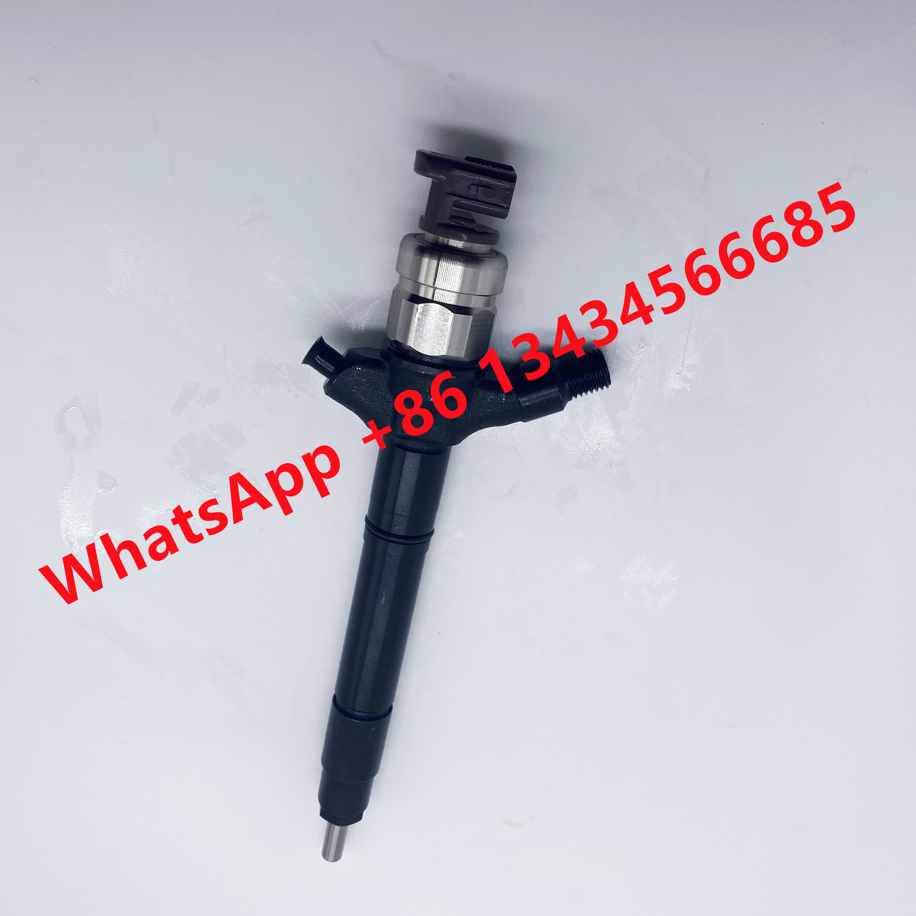 DENSO Common Rail Fuel Injector 295050-0520 for TOYOT 23670-09350