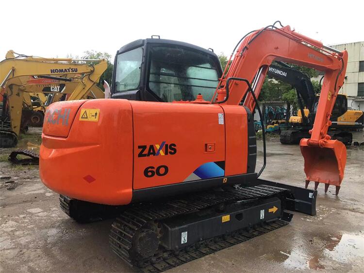 Original Hydraulic Cylinder 6 Ton Crawler Excavator Hitachi Zx60 for Construction