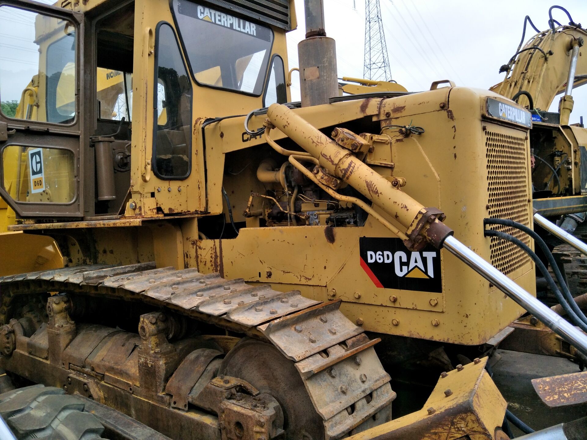 Japan Made CAT D6D D6G D6H D7H D7G Used Crawler Bulldozer Dozer For Sale